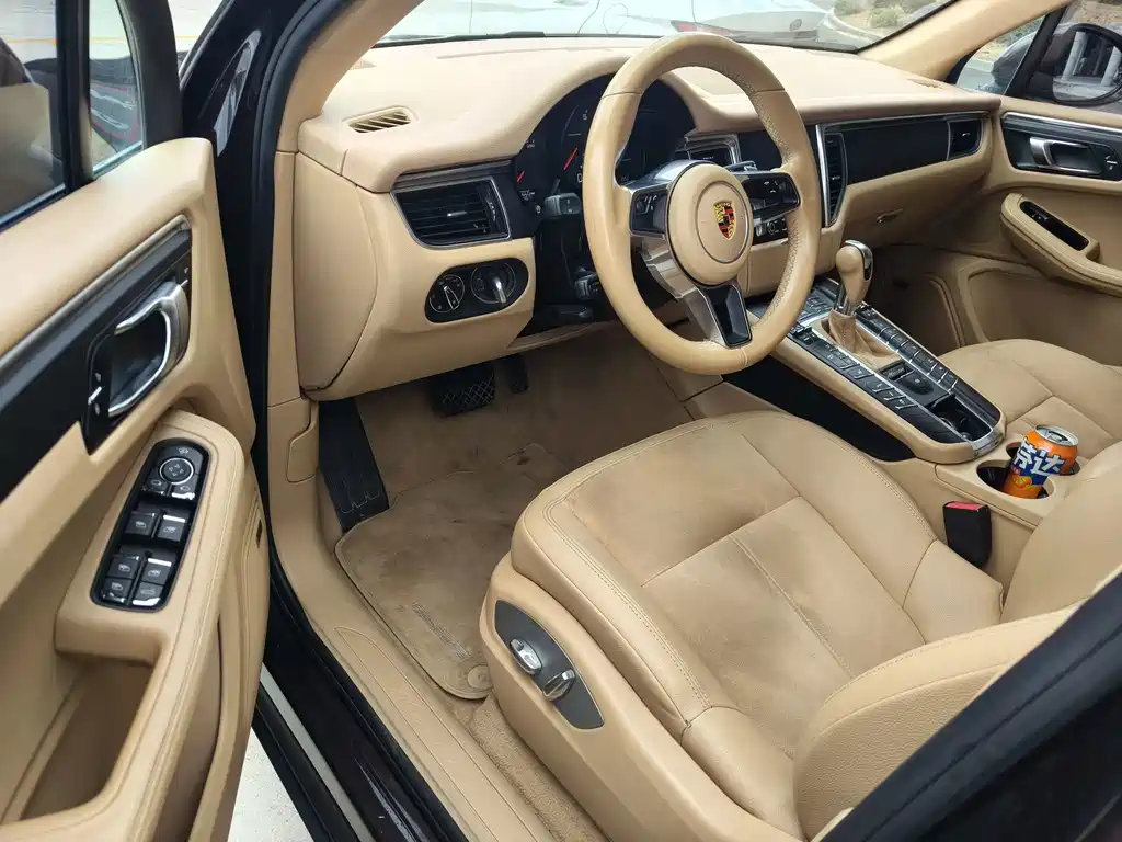 Porsche Macan — миниатюра 4