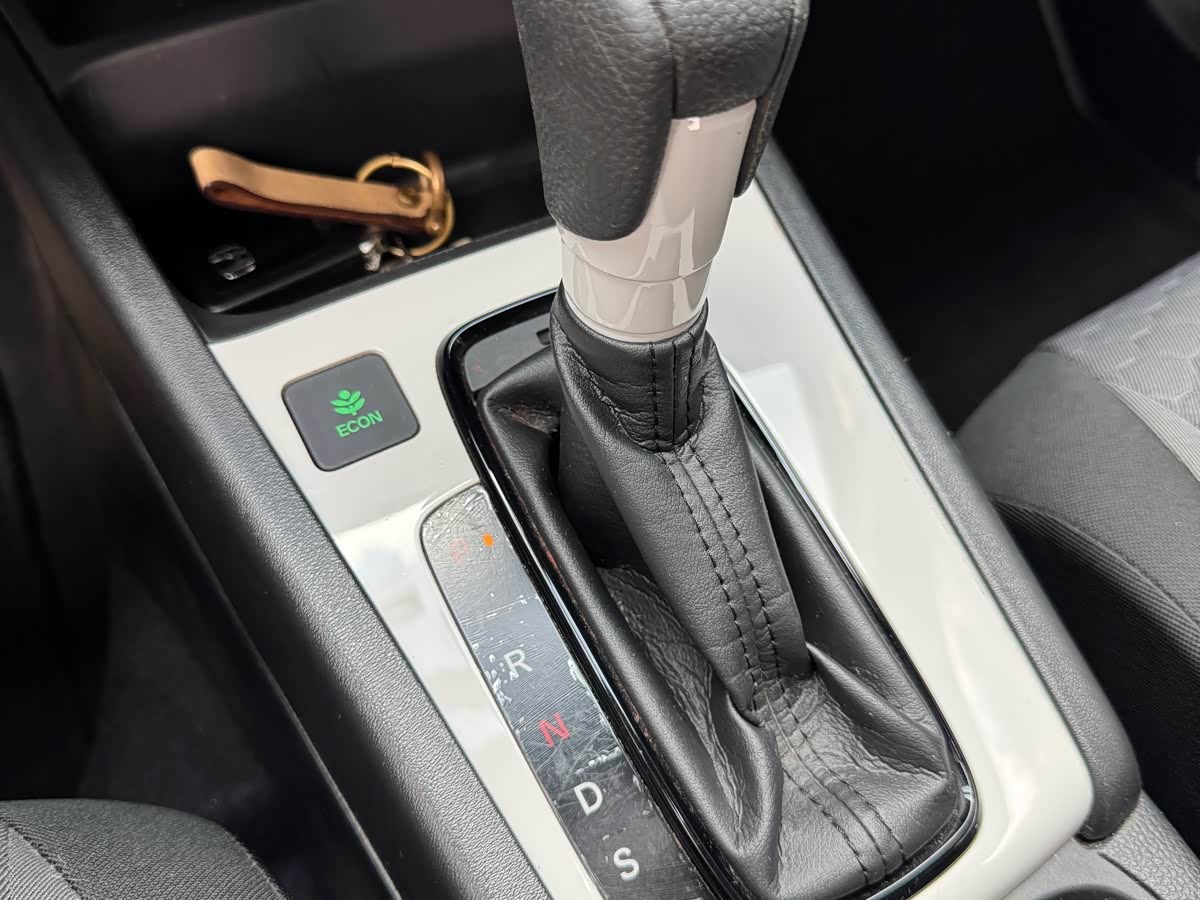 Honda Fit 1.5 л 2022 г. Белый, пробег 28000 км