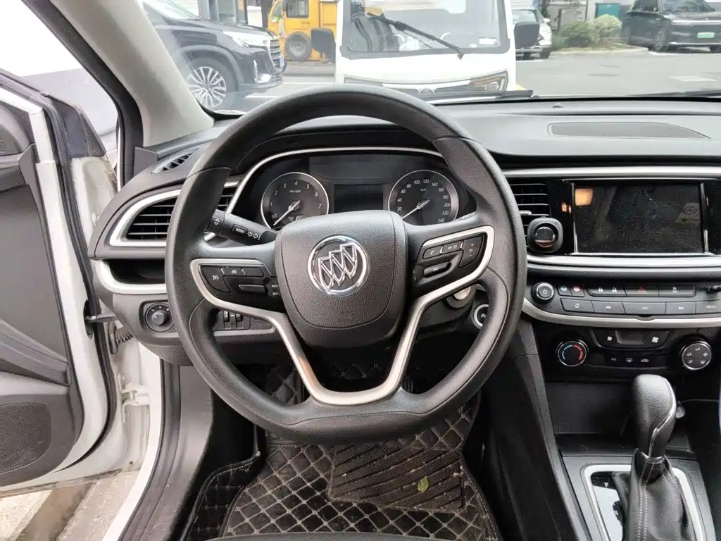 Buick Excelle — миниатюра 7
