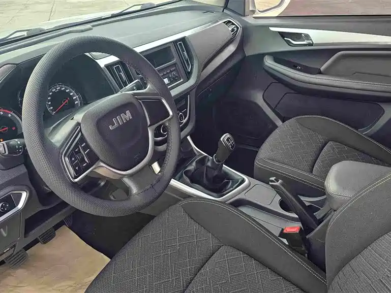 Isuzu RE-MAX Ruimai — миниатюра 4