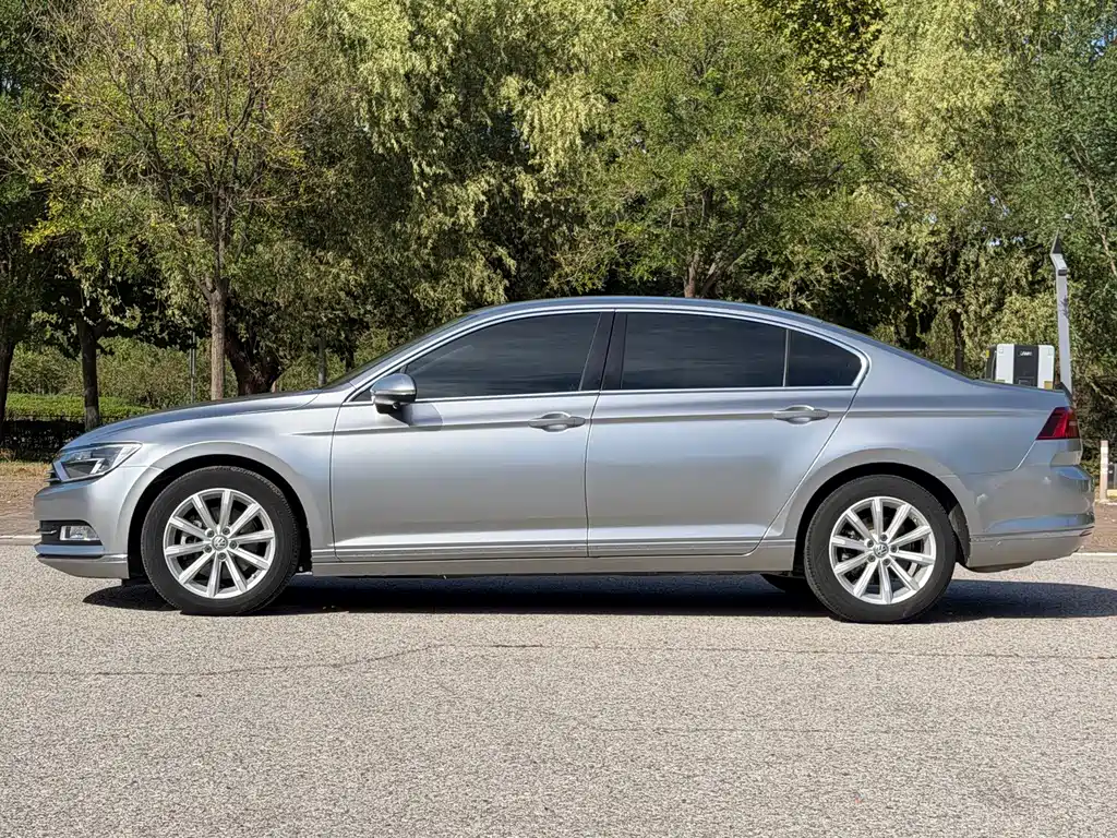 Volkswagen Magotan — миниатюра 4