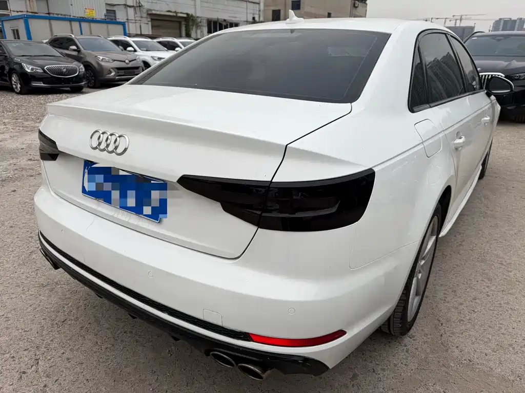 Audi A4L — миниатюра 8