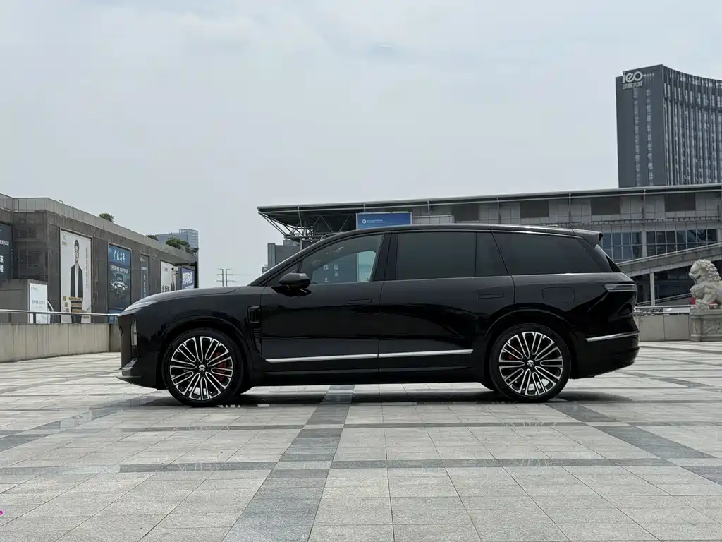 NIO ES8 2026 мест Executive