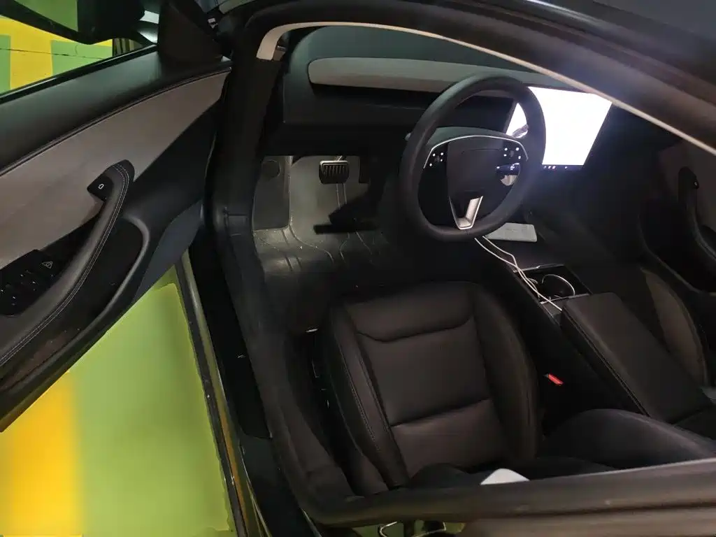 Tesla Model 3 — миниатюра 13