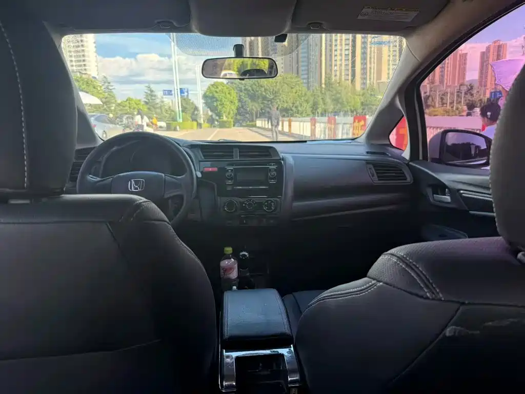 Honda Fit — миниатюра 6