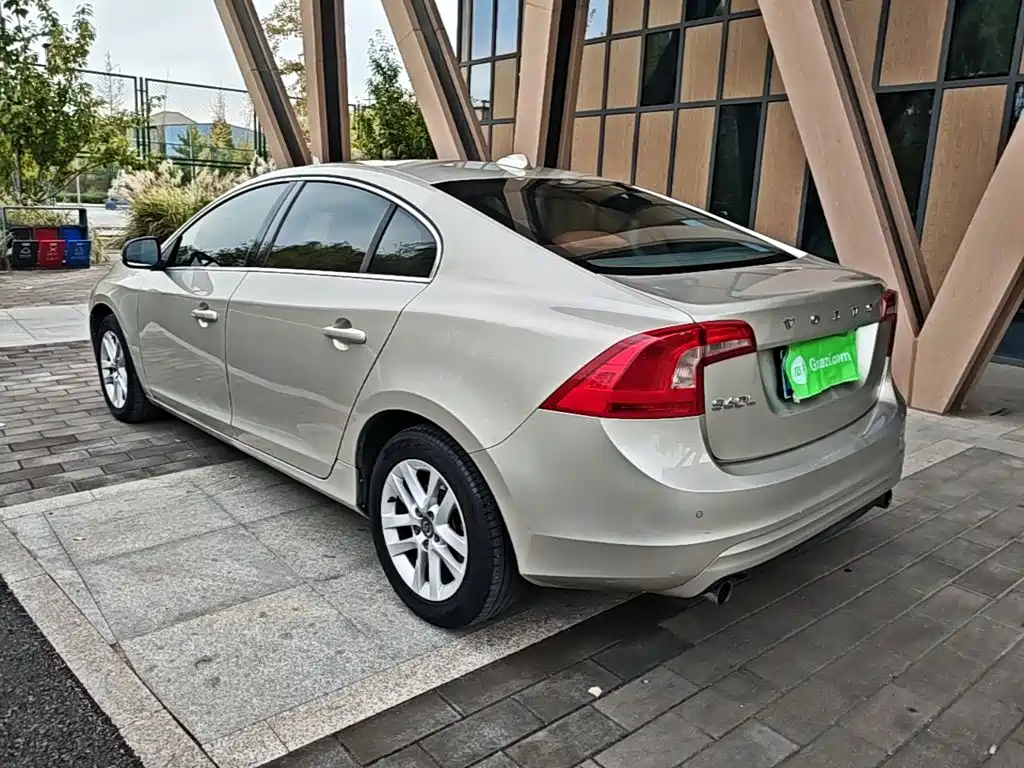 Volvo S60 — миниатюра 5