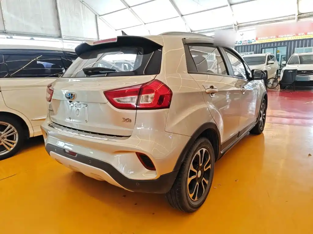 Geely Vision X3 — миниатюра 7