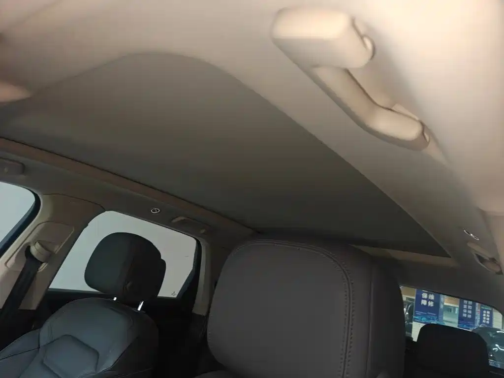 Volkswagen Touareg — миниатюра 7