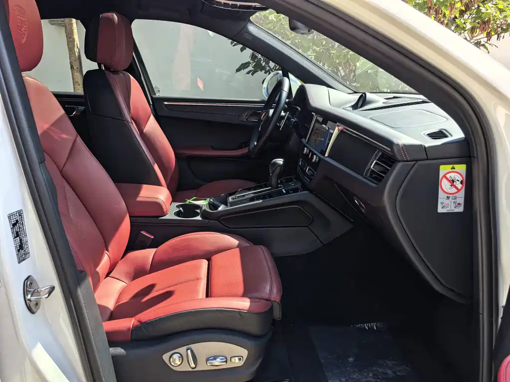 Porsche Macan — миниатюра 9