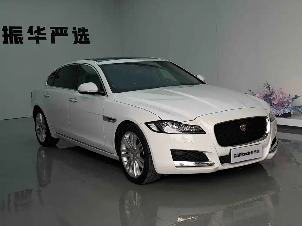 Jaguar XFL — миниатюра 3