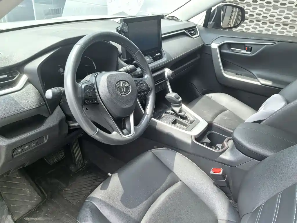 Toyota RAV4 2021 2.0L CVT PLUS