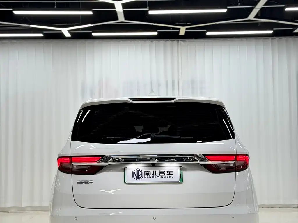 Geely Jia Ji New Energy — миниатюра 6