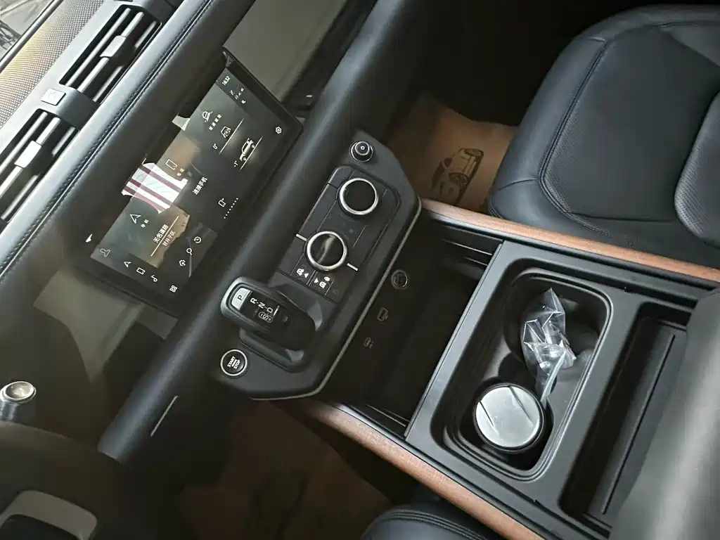 Land Rover Defender — миниатюра 9