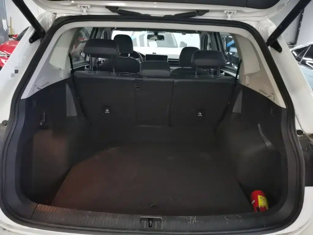 Volkswagen Tiguan L — миниатюра 19