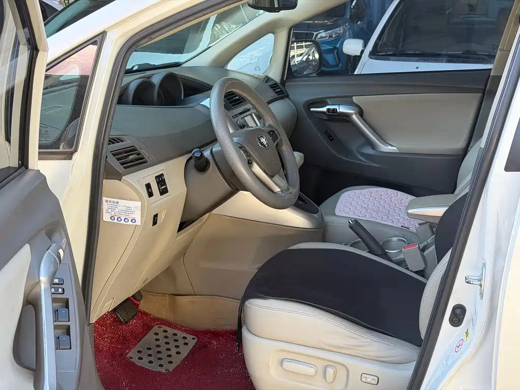 Toyota Verso — миниатюра 5