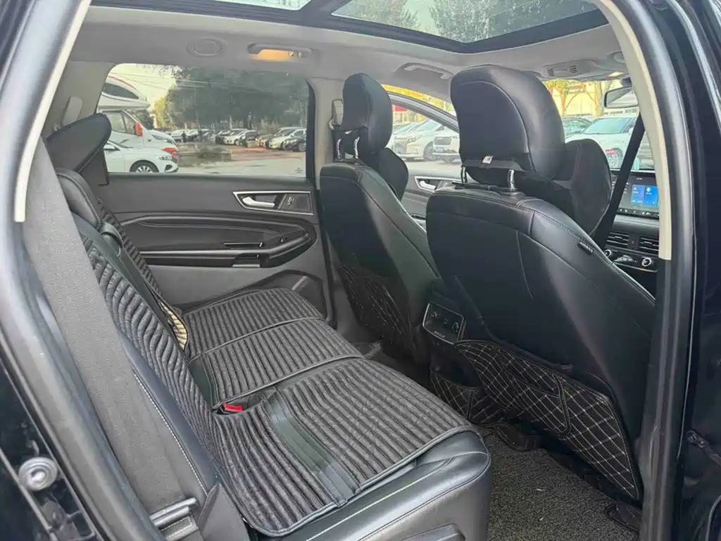 Ford Edge — миниатюра 6