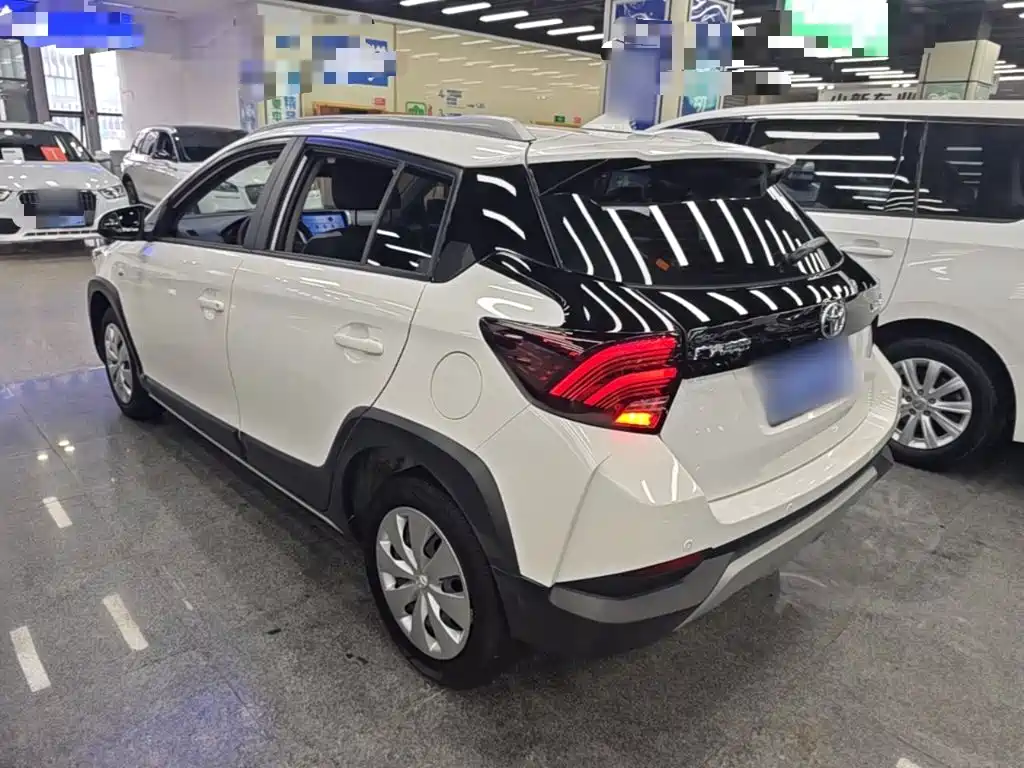 Toyota Yaris L — миниатюра 5