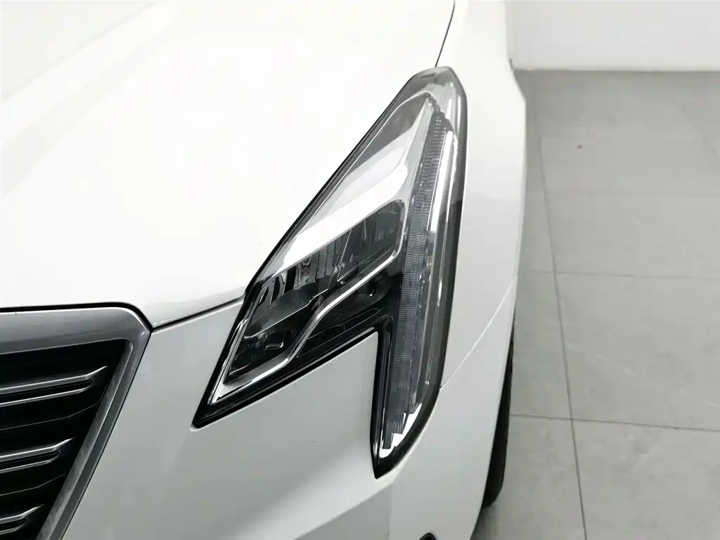 Cadillac XTS 2018 28T