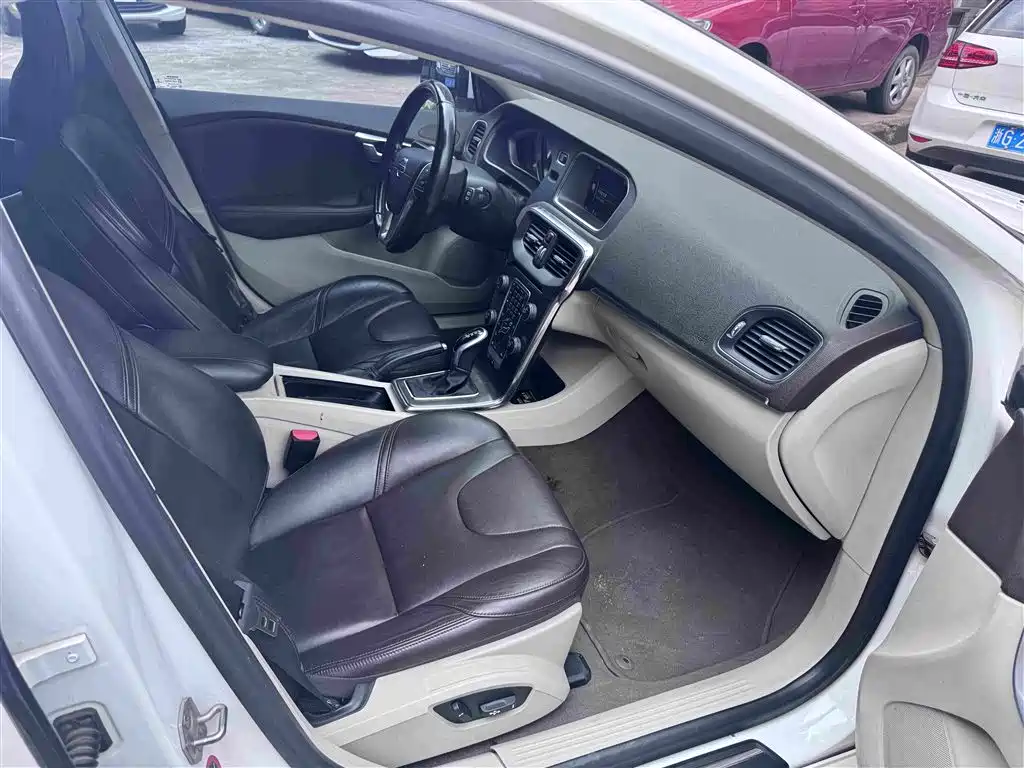 Volvo V40 2015 1.6T