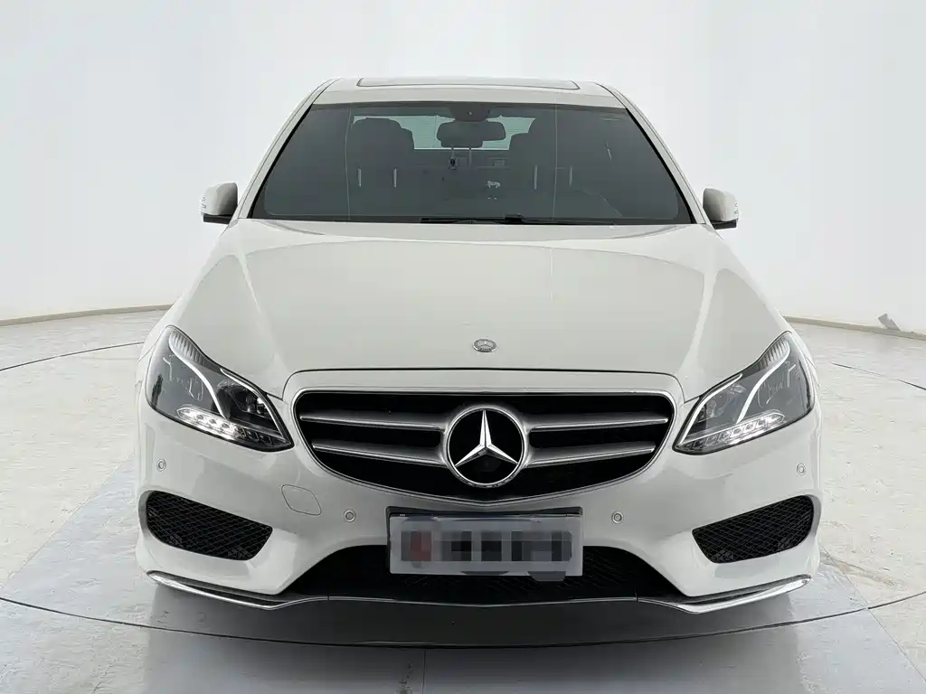 Mercedes-Benz E-Class — миниатюра 2