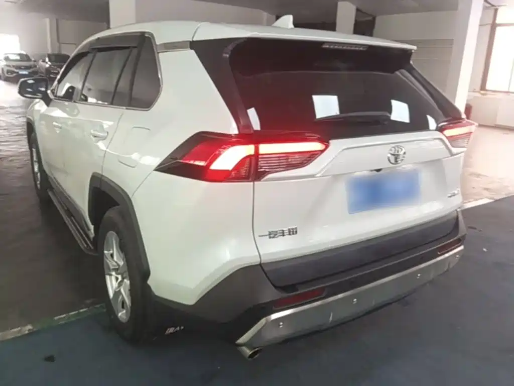 Toyota RAV4 2023 2.0L CVT