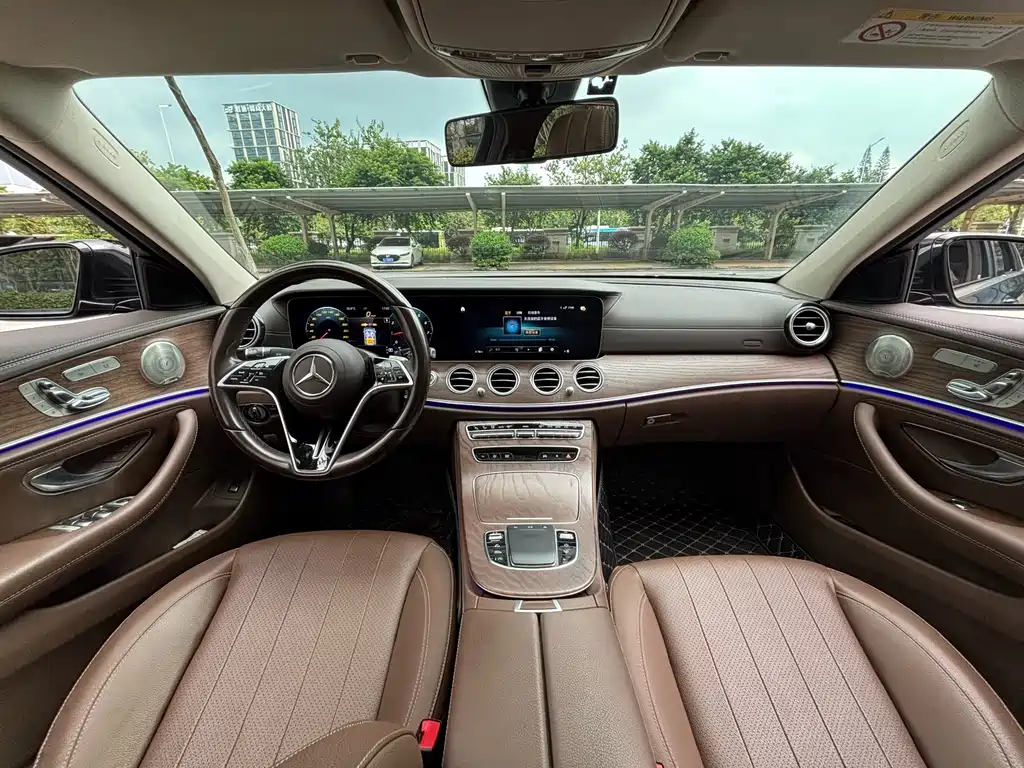 Mercedes-Benz E-Class — миниатюра 7