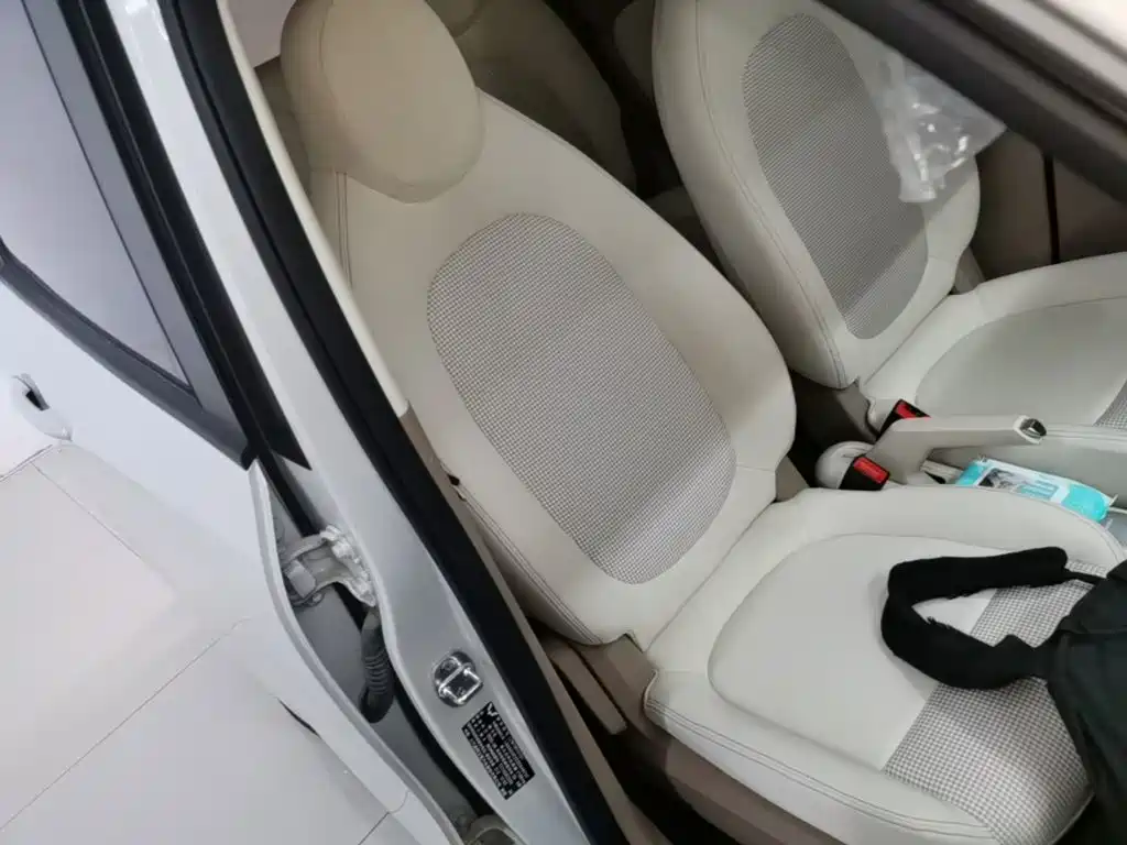 Wuling MINIEV — миниатюра 25