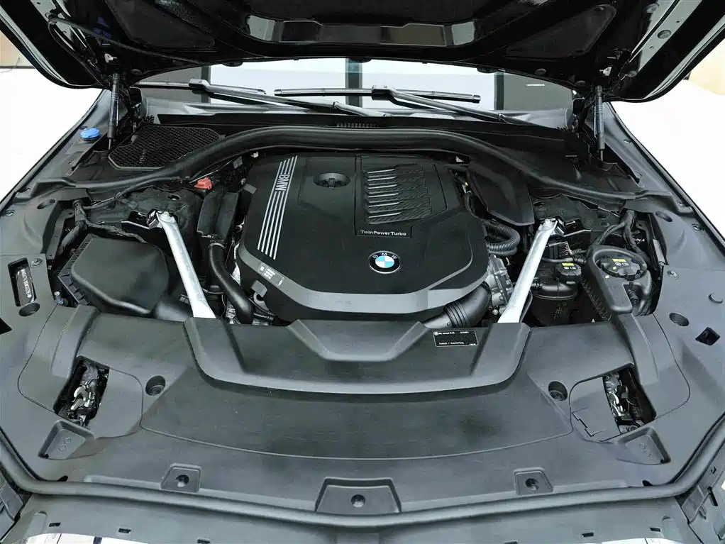 BMW 7 Series — миниатюра 24