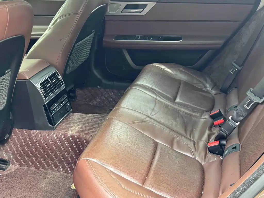 Jaguar XFL — миниатюра 7