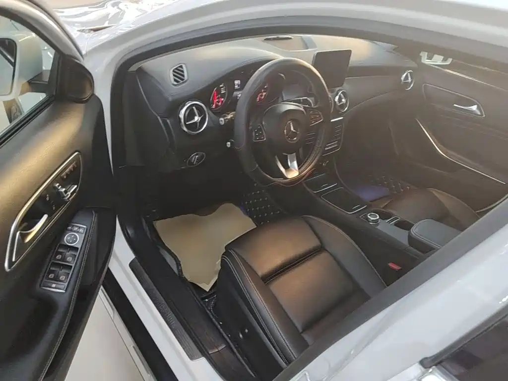 Mercedes-Benz GLA — миниатюра 16