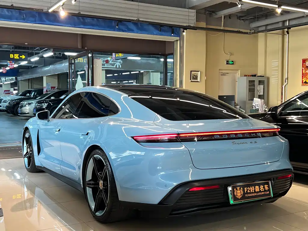 Porsche Taycan — миниатюра 36
