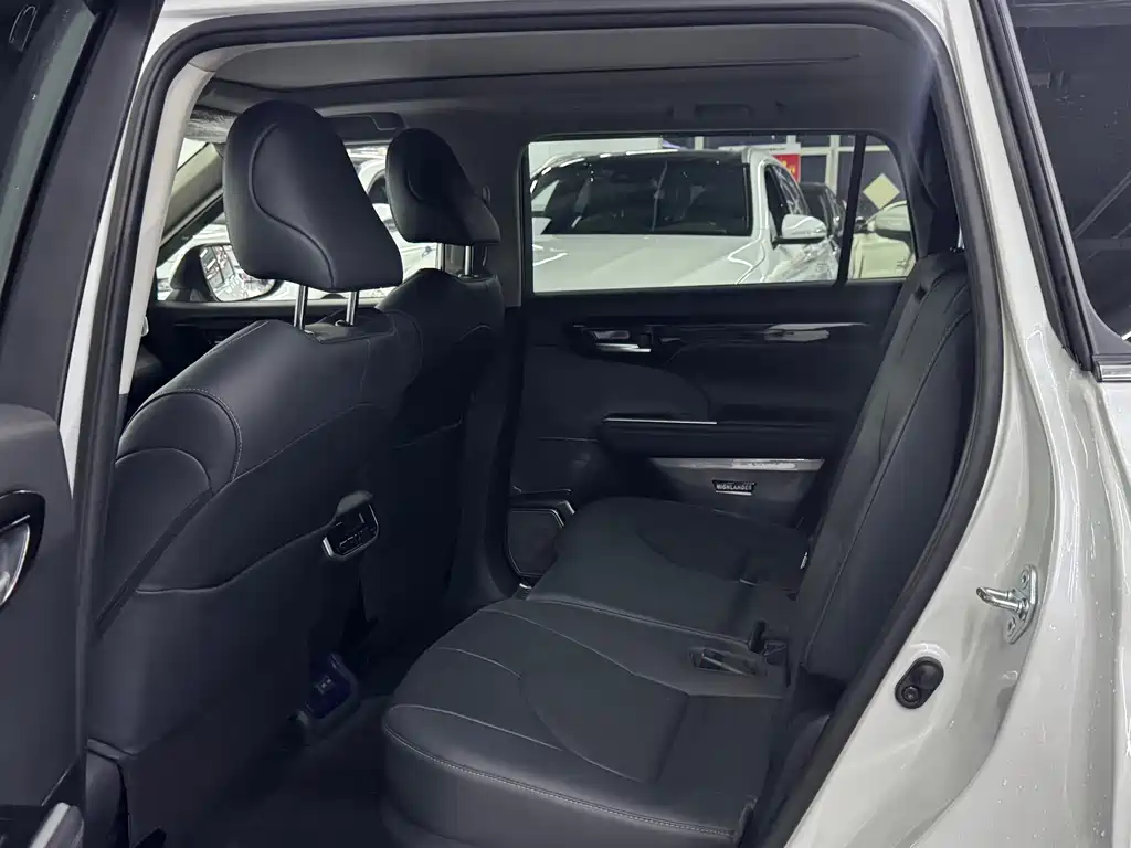 Toyota Highlander — миниатюра 5