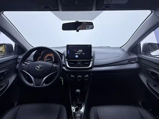 Toyota Yaris L — миниатюра 9