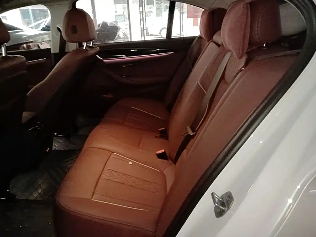 BMW 5 Series — миниатюра 17