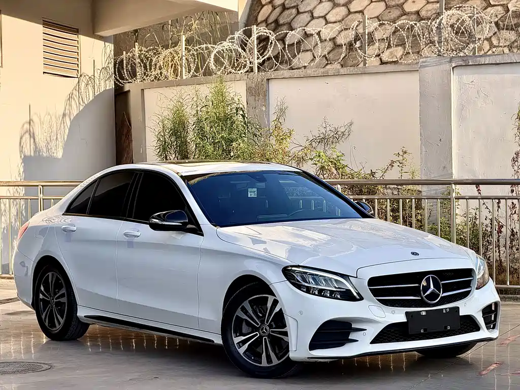 Mercedes-Benz C-Class — миниатюра 3