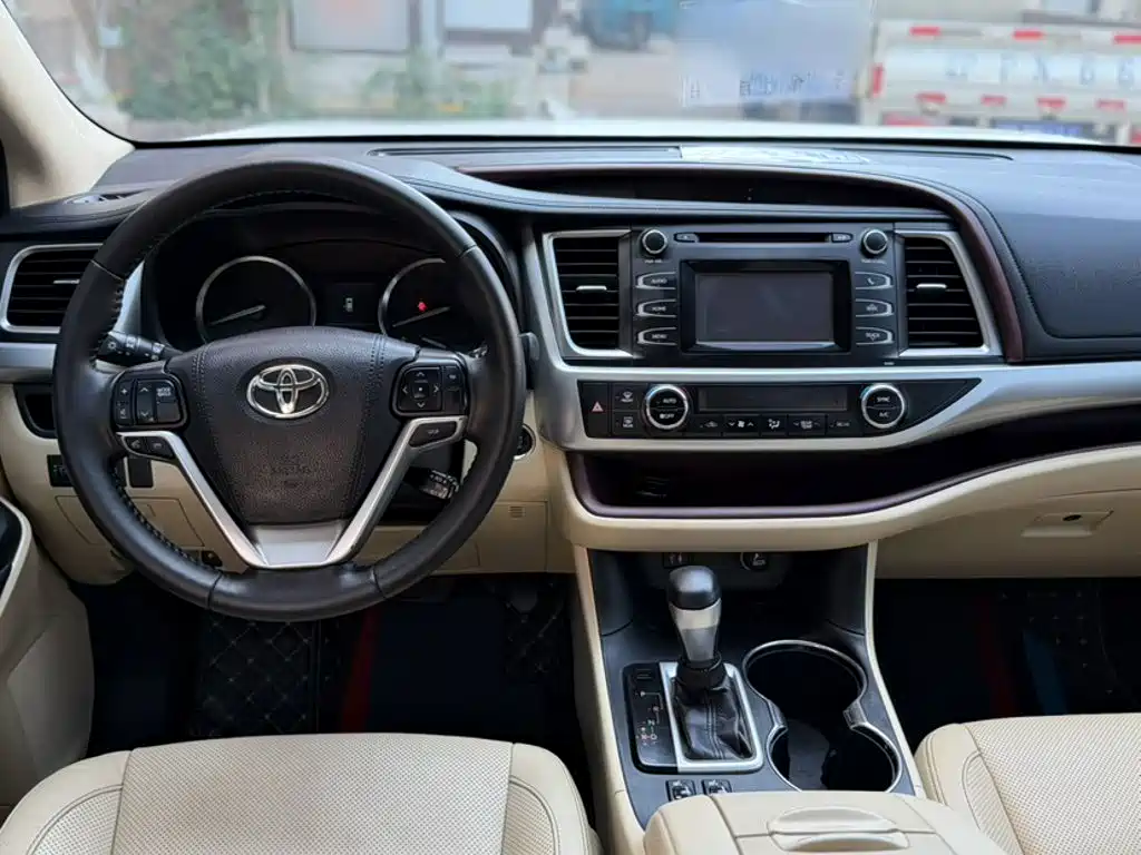 Toyota Highlander — миниатюра 9