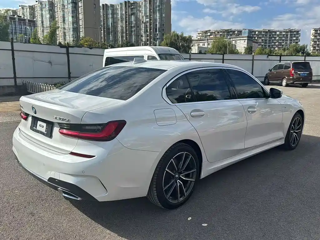 BMW 3 Series — миниатюра 10