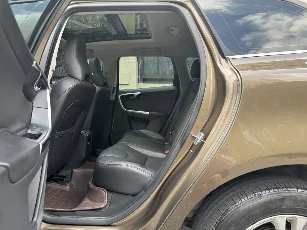Volvo XC60 — миниатюра 6