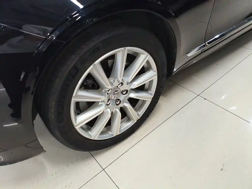 Volvo S90 — миниатюра 23