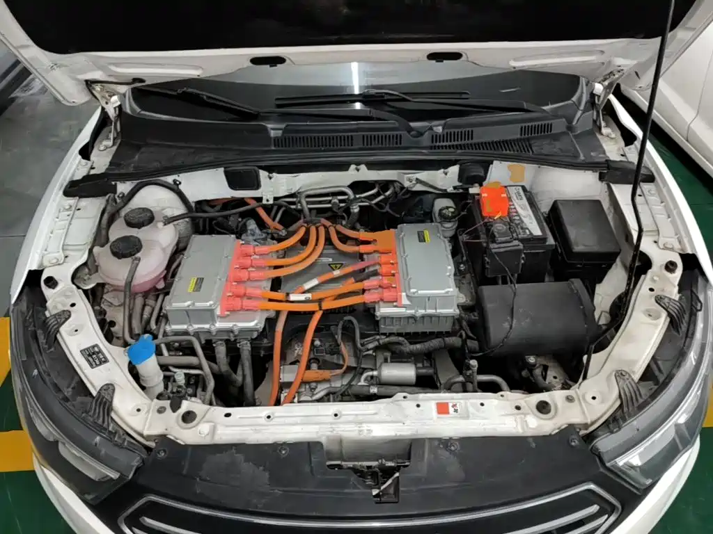 Bestune B30EV — миниатюра 20