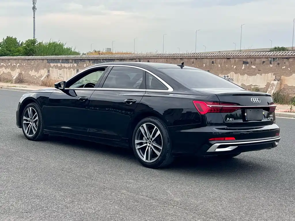 Audi A6L 2023 40 TFSI Luxury
