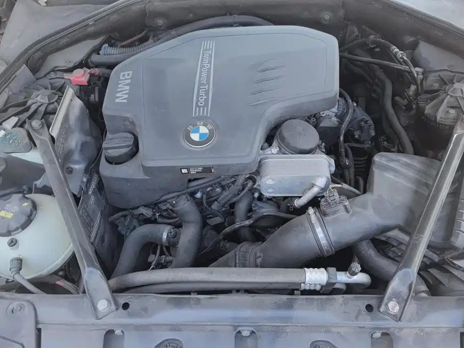 BMW 5 Series — миниатюра 10