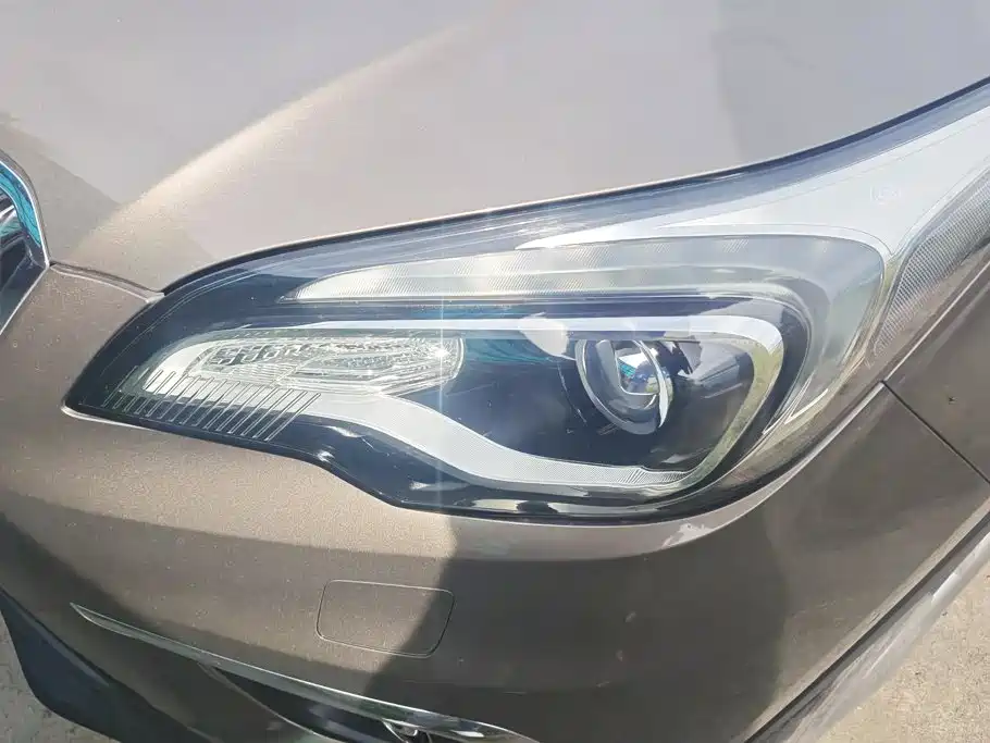 Buick Envision Plus — миниатюра 5