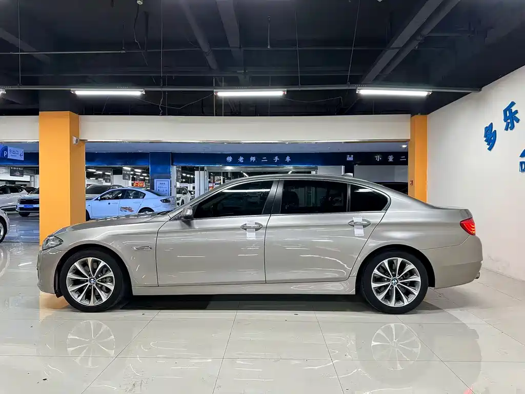 BMW 5 Series — миниатюра 9