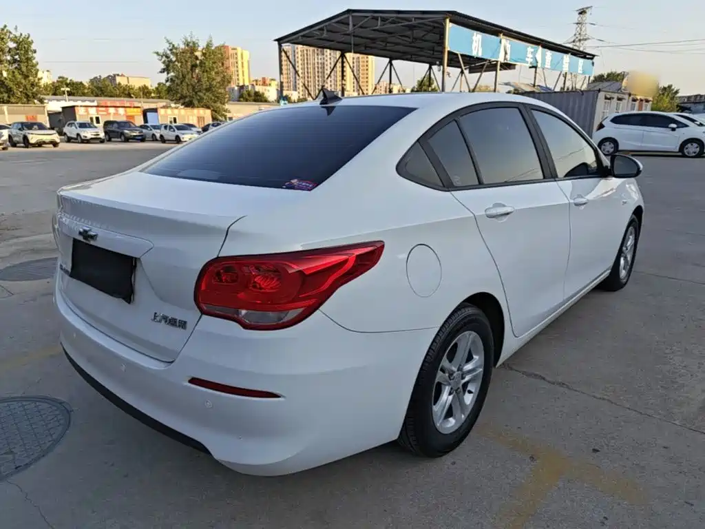 Chevrolet Cavalier — миниатюра 7