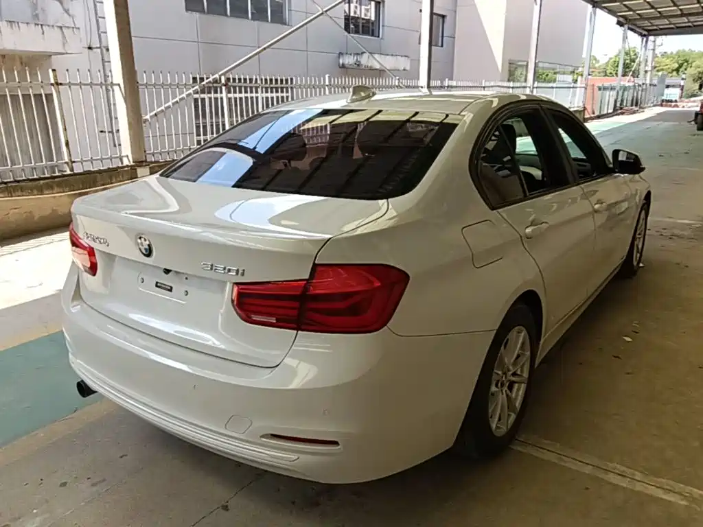 BMW 3 Series — миниатюра 7