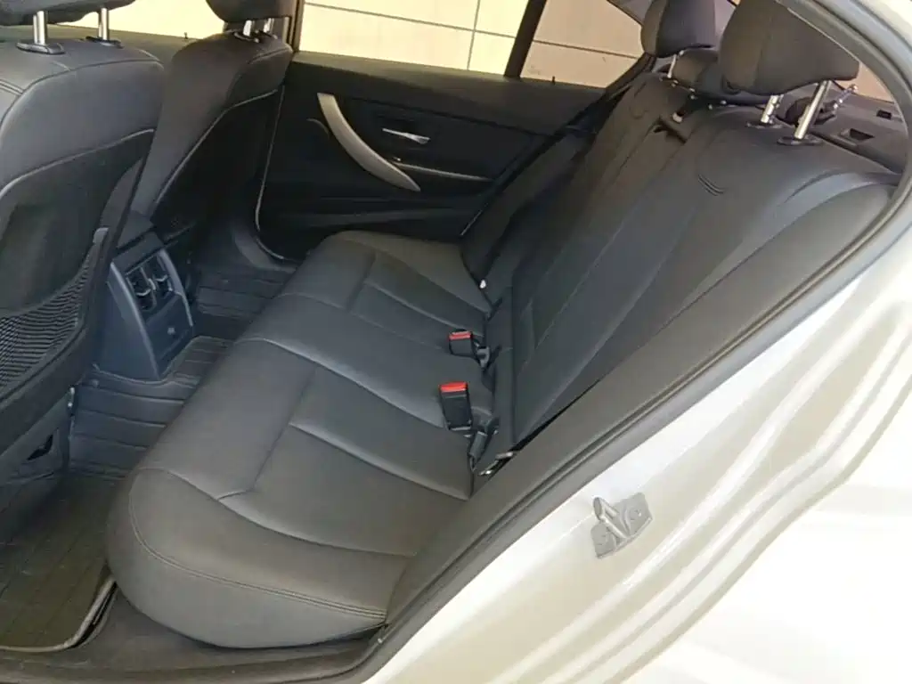 BMW 3 Series — миниатюра 17