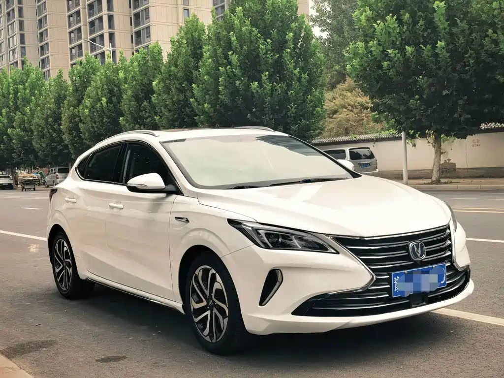 Changan Eado XT — миниатюра 3