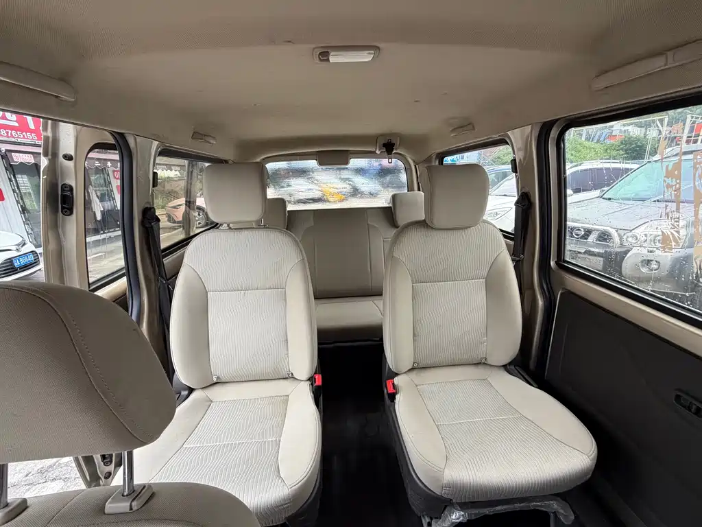 Wuling Rongguang V — миниатюра 10