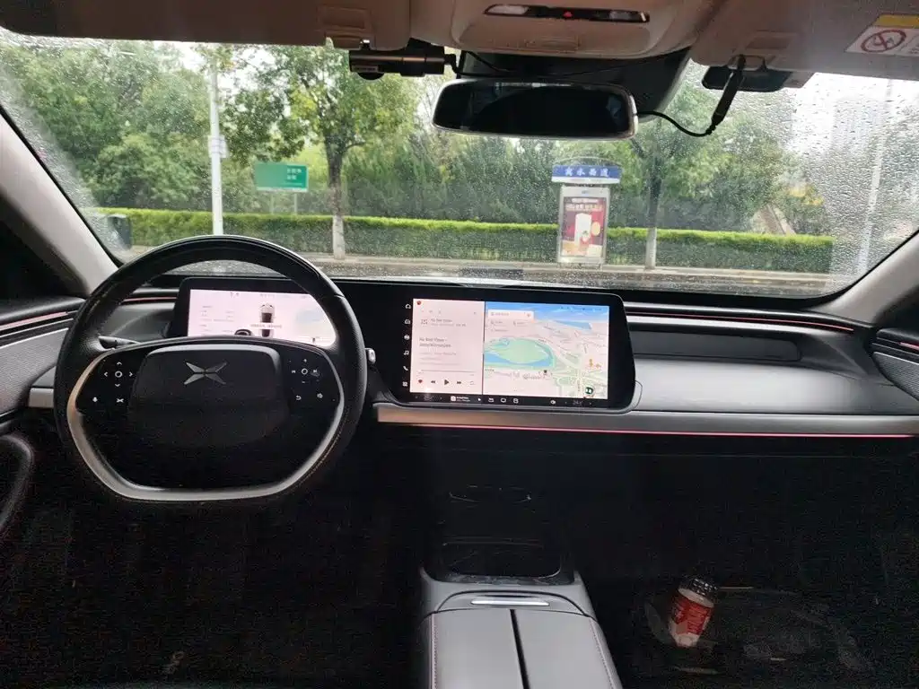 XPeng P7 — миниатюра 10